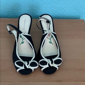 Black/white peep toe sling back kitten heel pumps